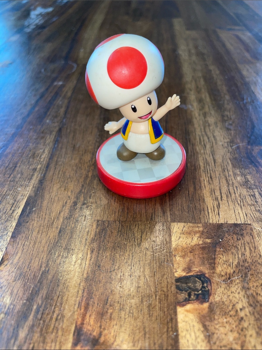 Nintendo Amiibo Toad Figure